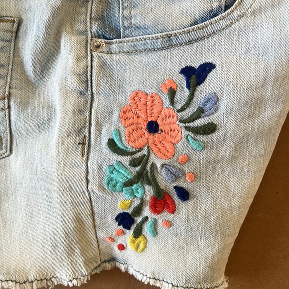 Lucky Brand Girl Sz 14 embroidered floral shorts - Picture 11 of 16